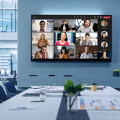 écrans visio conférence sur pied profressionnel